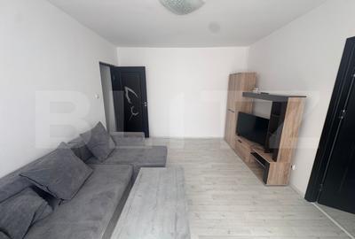 Apartament cu 2 camere semidecomandat, mobilat în Micro 4