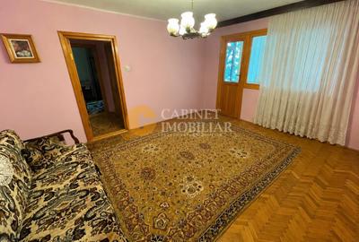 Apartament cu 3 camere semidecomandat în Tătărași