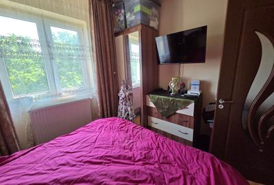 Apartament 3 camere etaj 4 zona liceu Emil Botta Adjud - 6