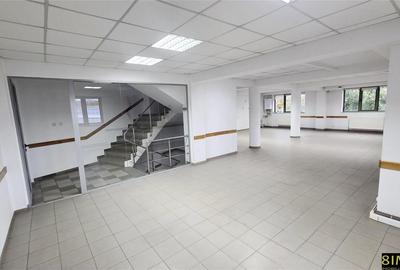 Spatiu de inchiriat langa Primarie, 137 mp / nivel, de la 900 E/luna - 1