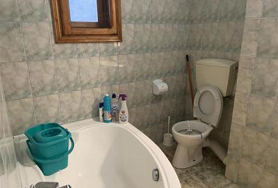 Apartament 2 camere , zona centrala - Scoala nr 10,etaj 2 8  , decomandat - 14