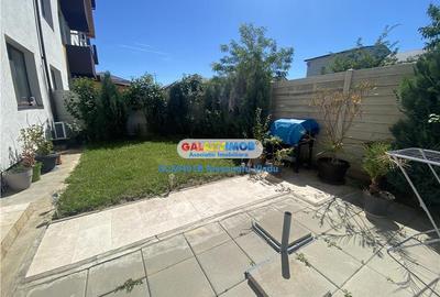 Apartament 2 camere decomandat,cu terasa( 120 mp),parcare proprie - 20