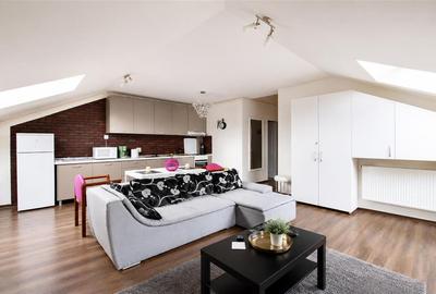 Apartament cu 2 camere semidecomandat, mobilat în Bună Ziua