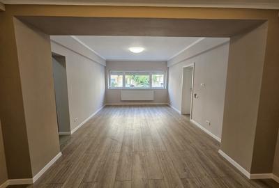 Apartament cu 3 camere decomandat în Universitate
