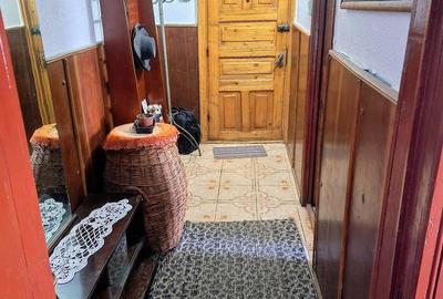 Apartament 2 camere zona Imparat Traian /Izvoarelor , etaj 2 - 3