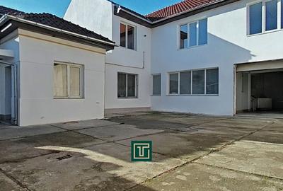 Casă cu 10 camere în Aradul Nou