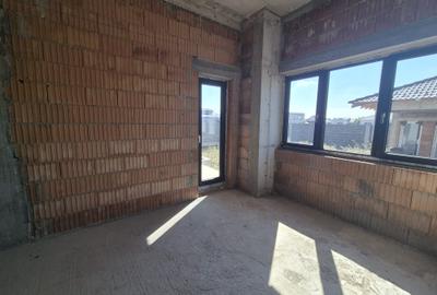 CASĂ LA SOL 143 mp utili 4 camere, 620 mp teren Via Carmina Comision 0 - 2