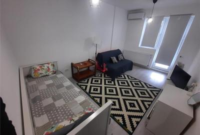 Garsonieră decomandată în Central