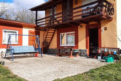 Casa de vanzare Dumitra ,teren  1000mp - 1