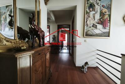 Casă individuală cu 8 camere în Ultracentral