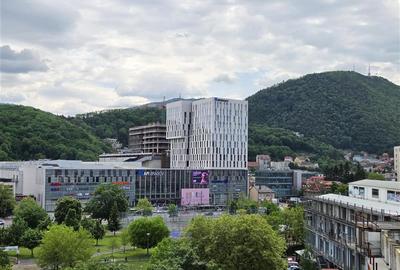 Apartament cu 2 camere decomandat în Centrul Civic