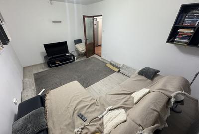 Apartament cu 2 camere decomandat, mobilat în Casa de Cultură