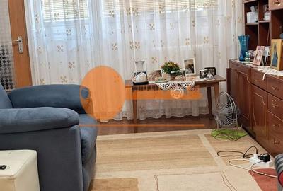 Apartament cu 3 camere decomandat în Drumul Taberei