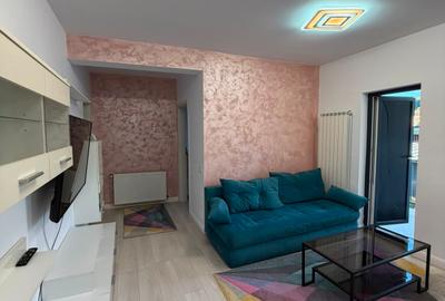 Apartament cu 3 camere semidecomandat în Florești