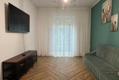 Apartament cu 2 camere semidecomandat, mobilat în Floreasca