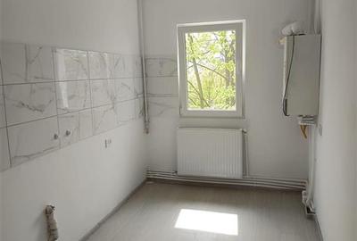 Apartament cu 2 camere decomandat în Nicolina
