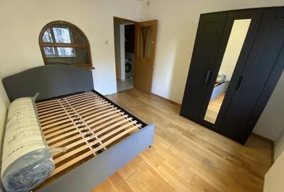 Apartament cu 3 camere decomandat în Militari