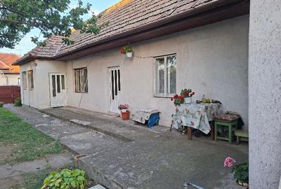 Casă individuală cu 3 camere în Mureșeni