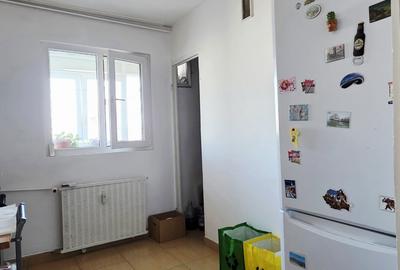 Vanzare 2 camere decomandate bloc 1982 - 8