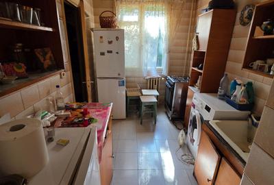 Vanzare apartament 3 camere Drumul Taberei etajul 1/4 decomandat 66 mp bloc 1977 - 10