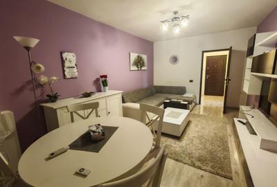 Apartament cu 2 camere circular în Micro 17