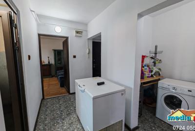 Apartament 2 camere decomandat, 3 balcoane, cartier Port - 4