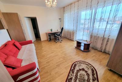 Apartament cu 2 camere semidecomandat, mobilat în Central