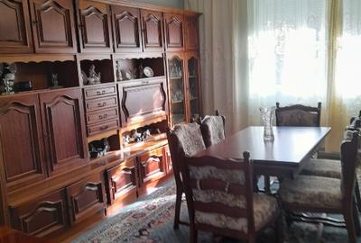 Casa cu etaj, 4 camere, central, acces in curte cu masina - 4