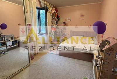 Apartament cu 3 camere decomandat în 1 Decembrie 1918