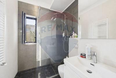 Apartament de vanzare - 3 camere 102mp + Terasa cu foisor 45mp - 16