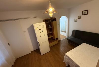 Apartament cu 2 camere nedecomandat în Podu Roș