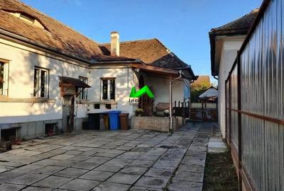 Casă cu 4 camere în Piața Cluj