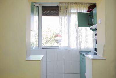 De vânzare apartament cu 3 camere , pe Strada Sovata - Oradea - 16
