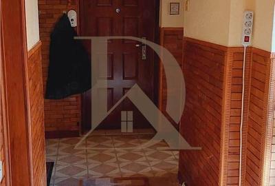 Centru Hala Centrala - Aleea cu castani , 2 camere , etaj mic , 61 mp - 4