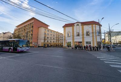Apartament cu 2 camere semidecomandat, mobilat în Central