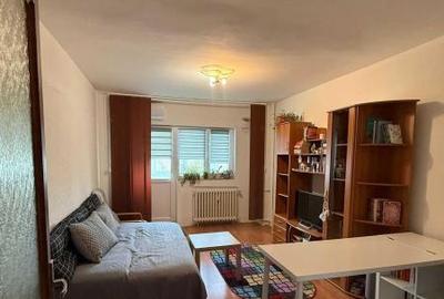 Apartament cu 2 camere semidecomandat, mobilat în Berceni