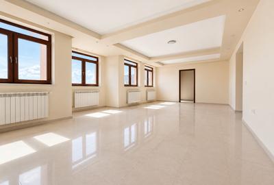 Apartament cu 3 camere decomandat, mobilat în Faleza Nord