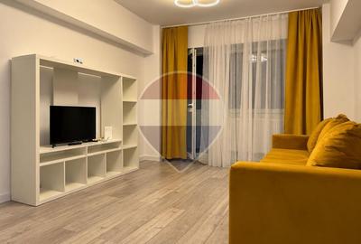 Apartament cu 3 camere semidecomandat în Uverturii
