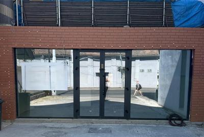 Spatiu Comercial - 200 mp - Showroom - Comert - Servicii - 2