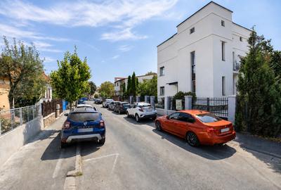 Vilă impunătoare, renovată | Sibiu | 12 camere | 600 mp teren - 2