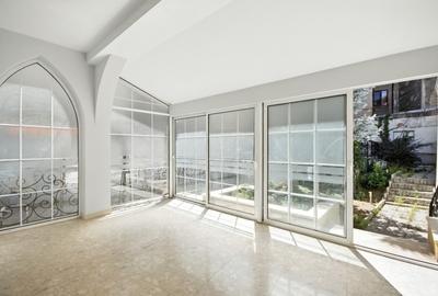 Vila cu arhitectura deosebita, adiacent Bd-ului  Lascar Catargiu, refacuta - 11