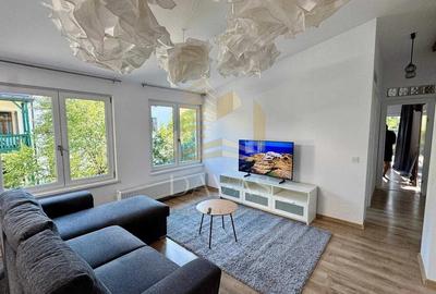 Apartament cu 3 camere semidecomandat, mobilat în Central