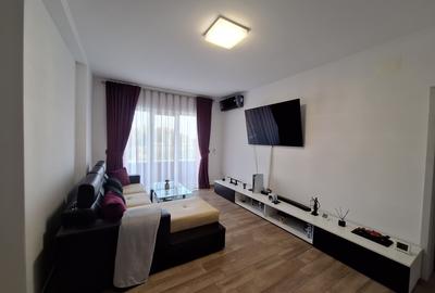 Apartament cu 3 camere semidecomandat, mobilat în Buziașului