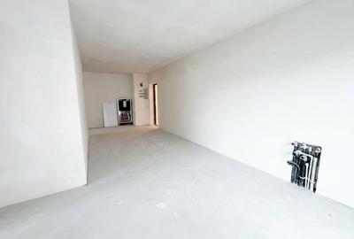 Apartament cu 3 camere semidecomandat în Între Lacuri