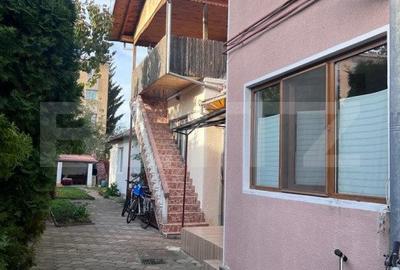 Casă individuală cu 5 camere în Piața Armatei