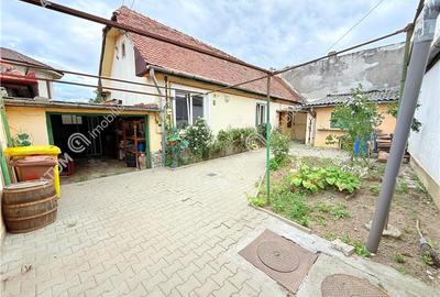 Casa individuala cu 3 camere de vanzare in Lazaret - 2