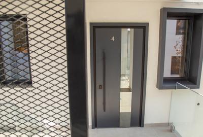 Apartament cu 3 camere semidecomandat în Aviației