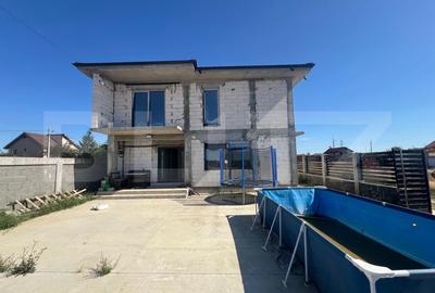 Casă individuală cu 5 camere în Malu Mare