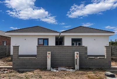 Duplex cu 4 camere în Moșnița Nouă