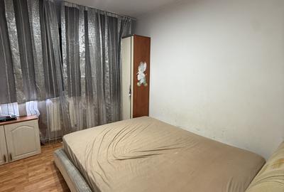Apartament cu 4 camere semidecomandat în Micro 39